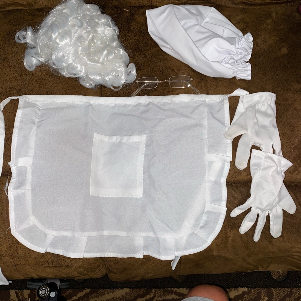 Girls Mrs. Claus Accesories